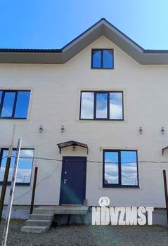 Таунхаус 180м², 3-этажный, участок 2 сот.