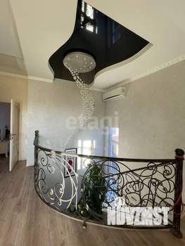 Дом 300м², 3-этажный, участок 5 сот.