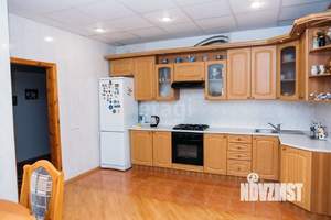 Дом 310м², 2-этажный, участок 10 сот.