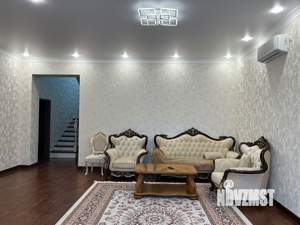 Дом 220м², 2-этажный, участок 0 сот.