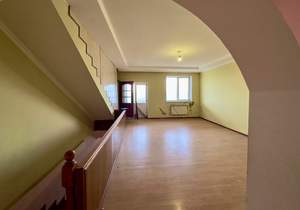 Дом 612м², 3-этажный, участок 15 сот.