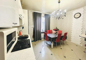 Дом 229м², 2-этажный, участок 3 сот.