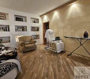 Дом 220м², 3-этажный, участок 10 сот.