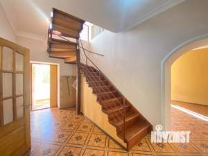 Дом 184м², 2-этажный, участок 10 сот.