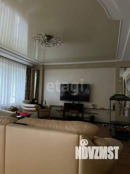 Дом 330м², 3-этажный, участок 6 сот.