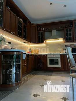 Дом 330м², 3-этажный, участок 6 сот.