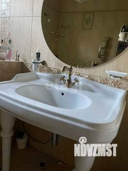 Дом 330м², 3-этажный, участок 6 сот.