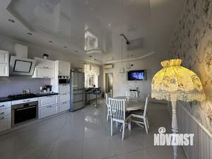 Дом 343м², 3-этажный, участок 8 сот.