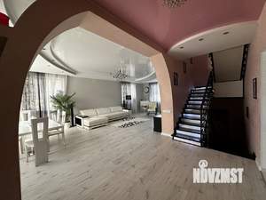 Дом 343м², 3-этажный, участок 8 сот.