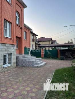 Дом 250м², 3-этажный, участок 8 сот.