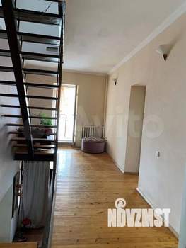 Дом 400м², 3-этажный, участок 4 сот.