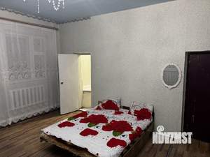 Дом 500м&sup2;, 3-этажный, на длительный срок, 