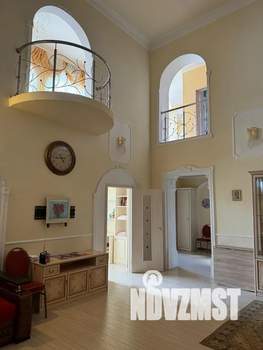 Дом 300м&sup2;, 3-этажный, посуточно, 