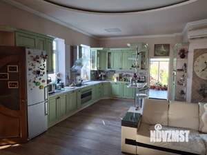 Дом 250м², 2-этажный, на длительный срок, 