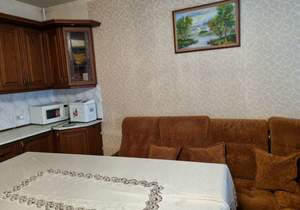 Дом 200м², 2-этажный, на длительный срок, 