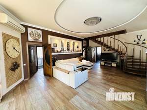 Дом 250м², 2-этажный, участок 6 сот.  
