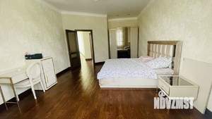Дом 220м², 2-этажный, участок 6 сот.  