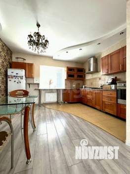 Дом 251м², 2-этажный, участок 8 сот.  