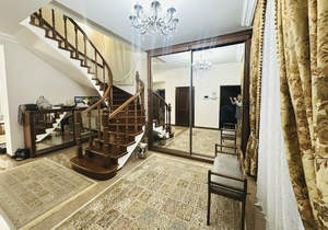 Дом 211м², 2-этажный, участок 3 сот.  