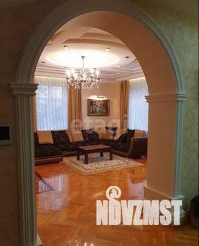 Дом 450м², 3-этажный, участок 5 сот.  