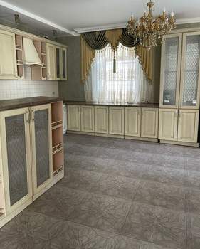 Дом 284м², 3-этажный, участок 9 сот.  