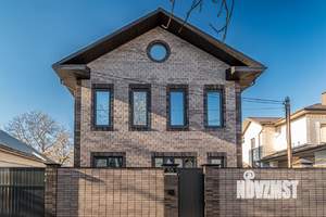 Дом 156м², 2-этажный, участок 3 сот.  