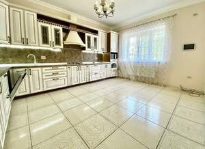 Дом 267м², 2-этажный, участок 8 сот.  