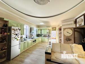 Дом 250м², 2-этажный, участок 6 сот.  