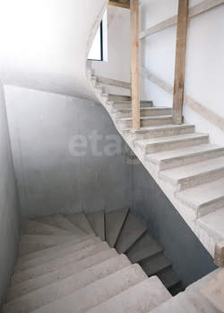 Дом 1300м², 2-этажный, участок 19 сот.  