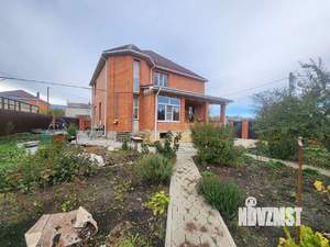 Дом 226м&sup2;, 2-этажный, участок 8 сот.  