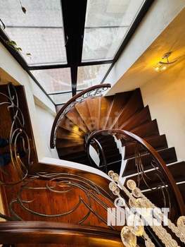 Дом 500м², 2-этажный, участок 10 сот.  