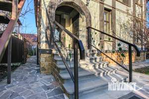 Дом 206м², 3-этажный, участок 5 сот.  