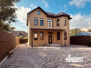 Дом 220м&sup2;, 2-этажный, участок 7 сот.  