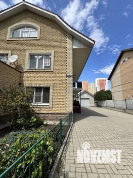 Дом 319м&sup2;, 3-этажный, участок 10 сот.  