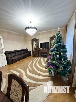 Дом 250м&sup2;, 3-этажный, участок 6 сот.  