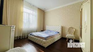 Дом 220м², 2-этажный, участок 6 сот.  