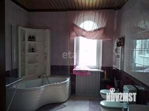 Дом 1500м², 3-этажный, участок 18 сот.  