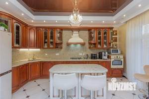 Дом 390м², 2-этажный, участок 12 сот.  