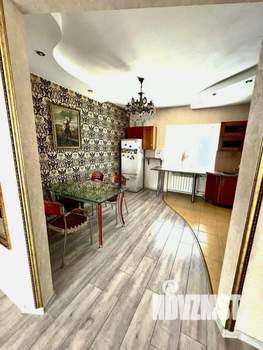 Дом 251м², 2-этажный, участок 8 сот.  