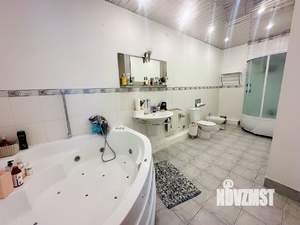 Дом 240м², 3-этажный, участок 2 сот.  