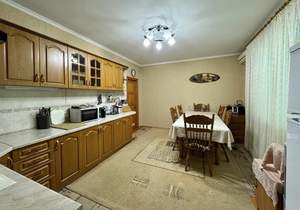 Дом 240м², 2-этажный, участок 15 сот.  