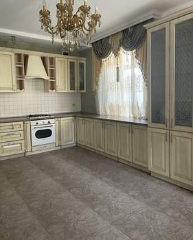 Дом 284м², 3-этажный, участок 9 сот.  