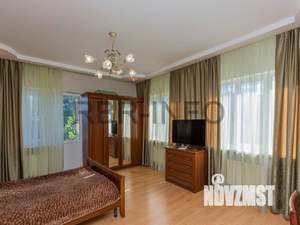 Дом 216м², 2-этажный, участок 6 сот.  