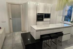 Дом 190м&sup2;, 3-этажный, участок 5 сот.  