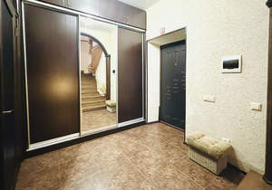 Дом 300м&sup2;, 2-этажный, участок 8 сот.  