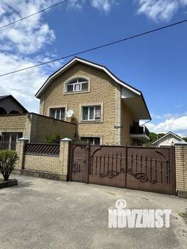 Дом 319м&sup2;, 3-этажный, участок 10 сот.  