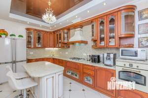 Дом 390м², 2-этажный, участок 12 сот.  