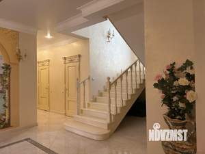 Дом 350м², 2-этажный, участок 10 сот.  