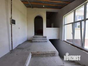 Дом 270м², 3-этажный, участок 8 сот.  