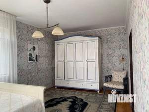 Дом 400м², 3-этажный, участок 4 сот.  